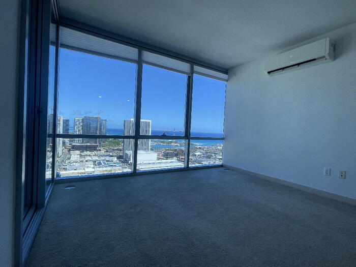 Foto principal - To register for the showing time below, no...