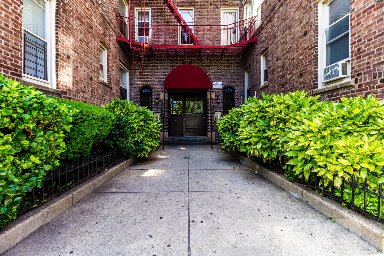 Primary Photo - 61-17 68th Ave