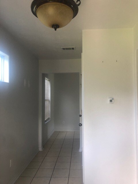 Foto del edificio - 5020 Sutherland Ave