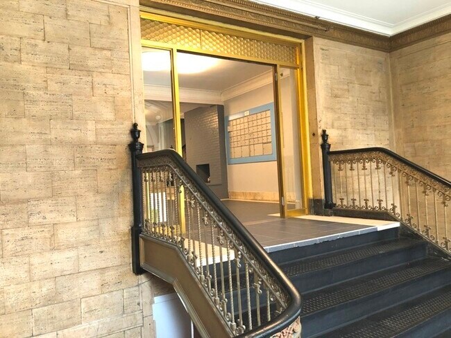 Foto del edificio - 471 Commonwealth Ave