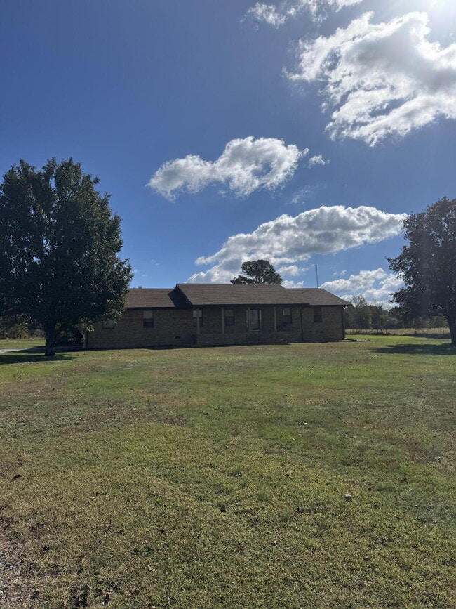 Building Photo - 380 Co Rd 152