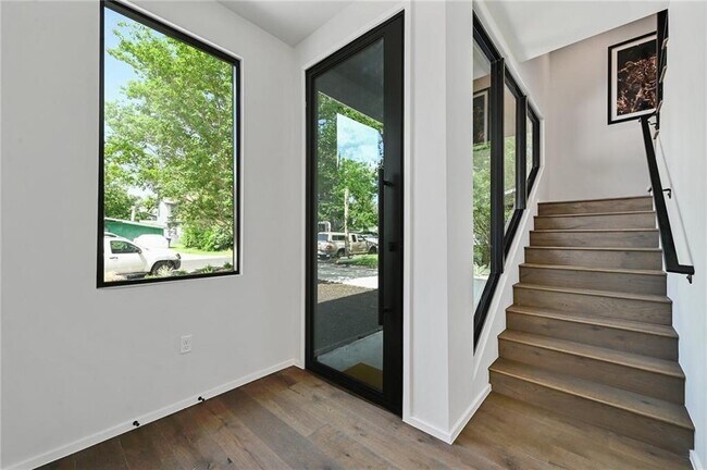 Foto del edificio - 1904 Collier St