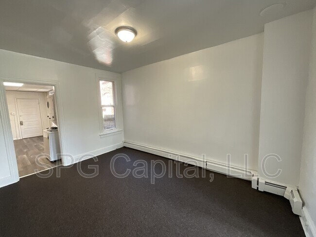 Building Photo - 141 Stevens Ave
