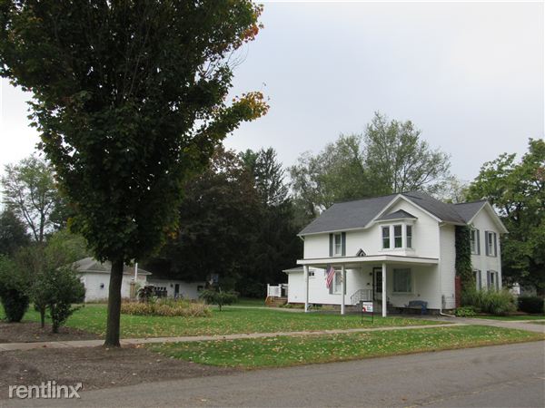 Primary Photo - 119 E State St