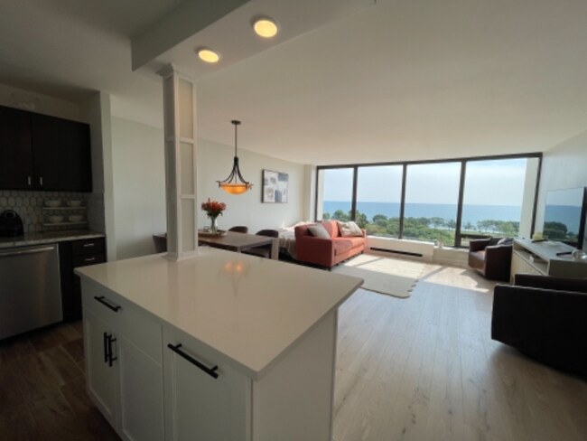 Foto del edificio - 5445 N Sheridan Rd