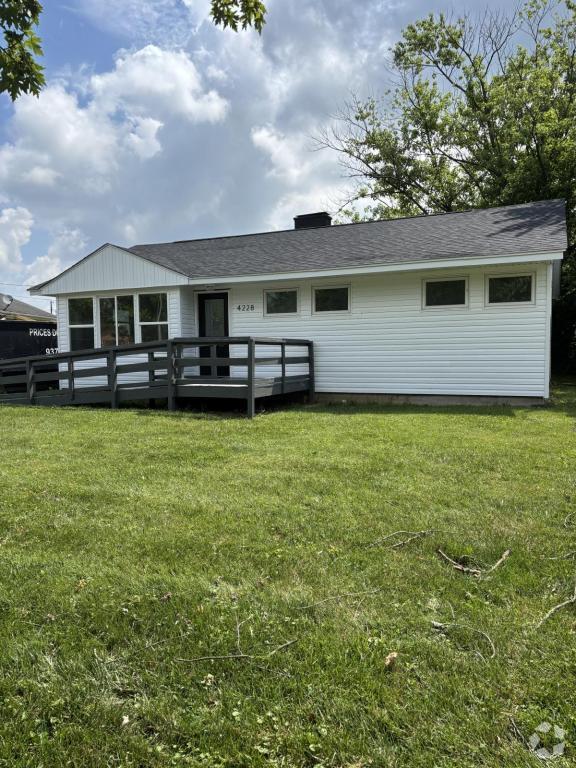Building Photo - 4228 Thompson Dr