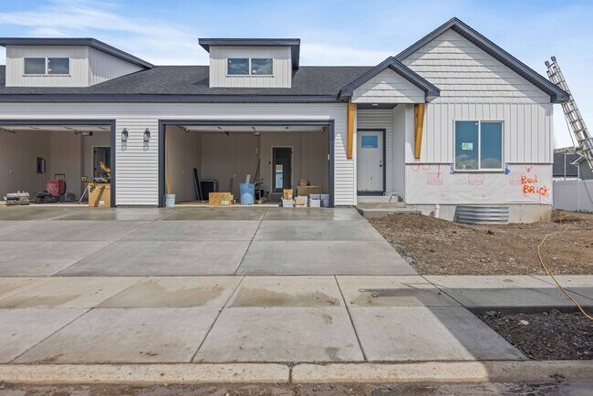 Foto del edificio - BRAND NEW - 5 Bed 4 Full Bath Home in Suga...