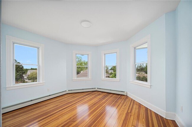 Building Photo - 87 Lyman Ave