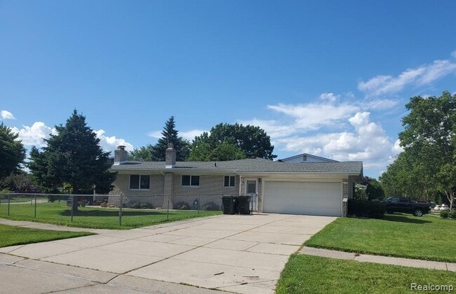 Building Photo - 37515 Agar Dr