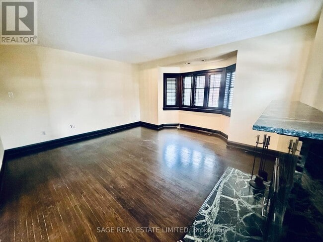 Photo du bâtiment - 315 Lonsdale Rd