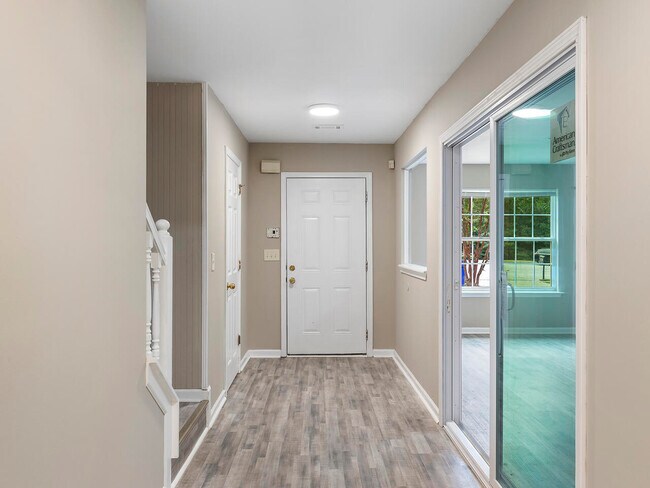 Foto del edificio - 1465 Maple Valley Ct