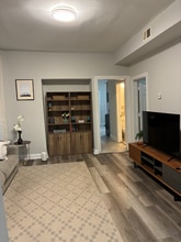 Building Photo - 118 N Mozart St