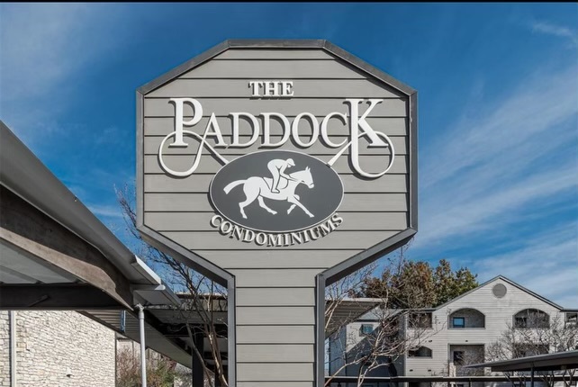 Paddock Condominiums - 1510 W North Loop Blvd