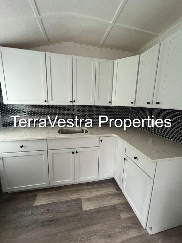 Foto principal - 3 Bed Single Family in Salem. Eligible for $500 Security Deposit.