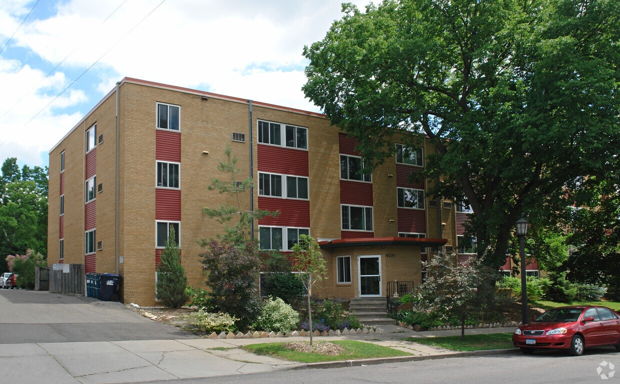 Cove at Linden Hills Apartments in Minneapolis, MN