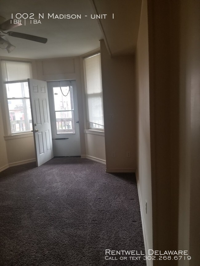 Building Photo - Move in Ready 1BR/1BA only $825!