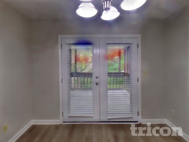 Foto del edificio - 2407 Windridge Dr NE