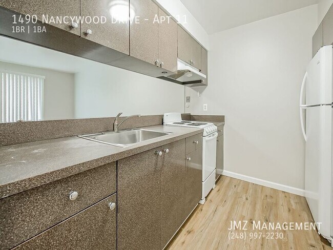 Foto del edificio - 1490 Nancywood Dr