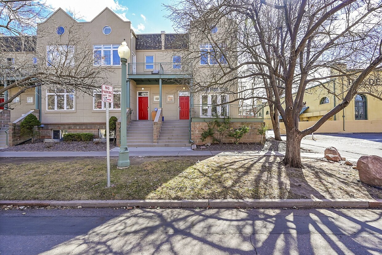 Primary Photo - $3,250.00 - 2 Beds, 2.5 Baths, Apartment i...