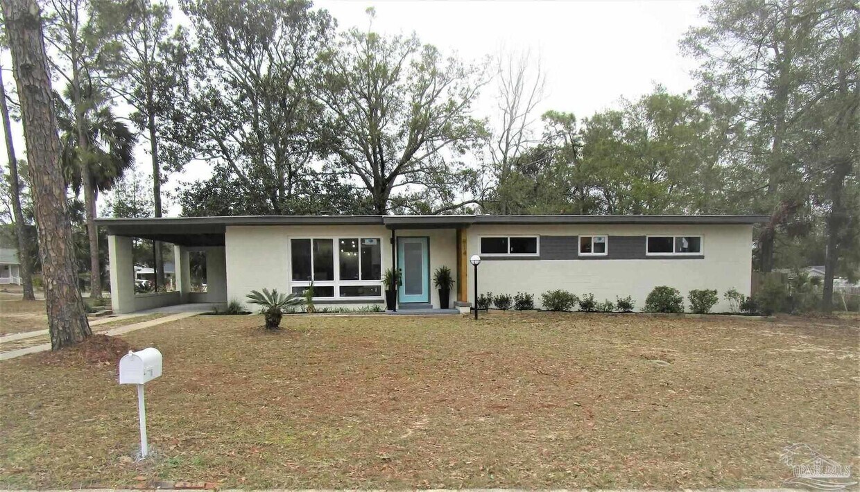 Foto principal - 814 Woodland Dr