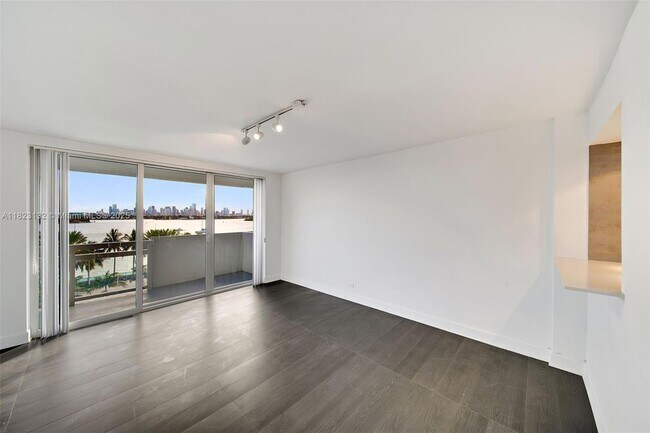 Foto del edificio - 1500 Bay Rd