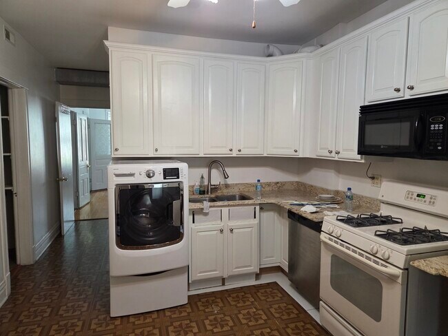 Foto del edificio - 2507 W Walton St