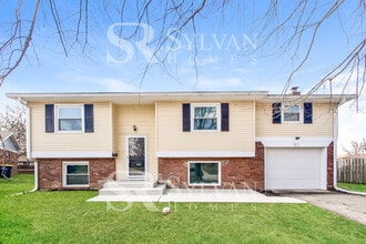 Building Photo - 10 Whitewood Ct