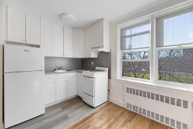 Building Photo - 8855 Bay Parkway
