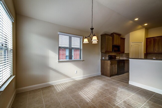 Building Photo - 1423 Reiger Dr
