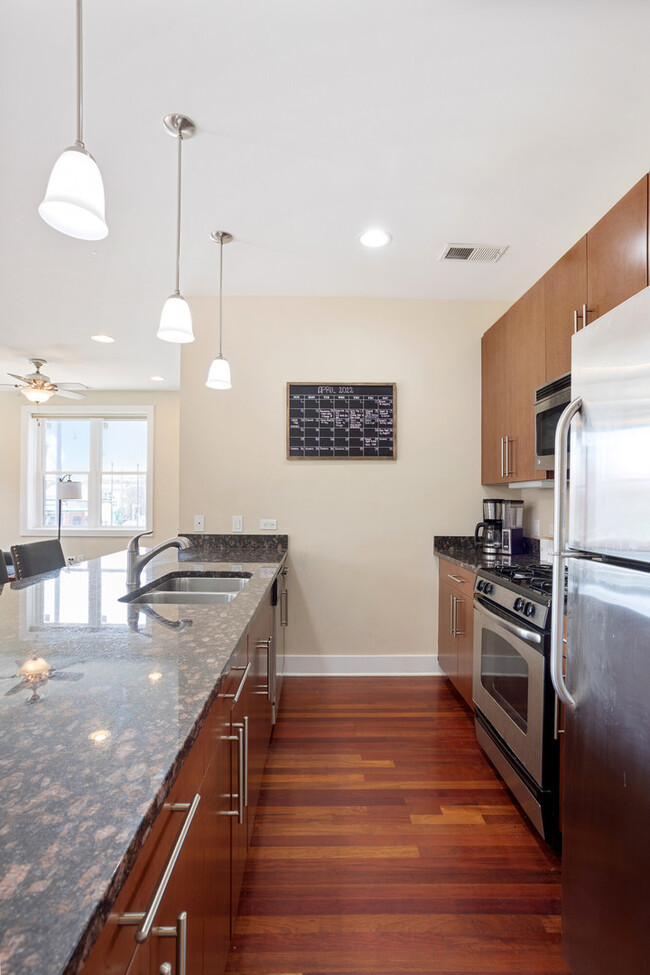 Foto del edificio - 2740 W Armitage Ave