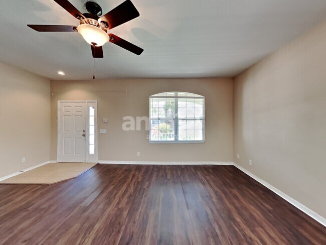 Building Photo - 2429 Maylin Dr