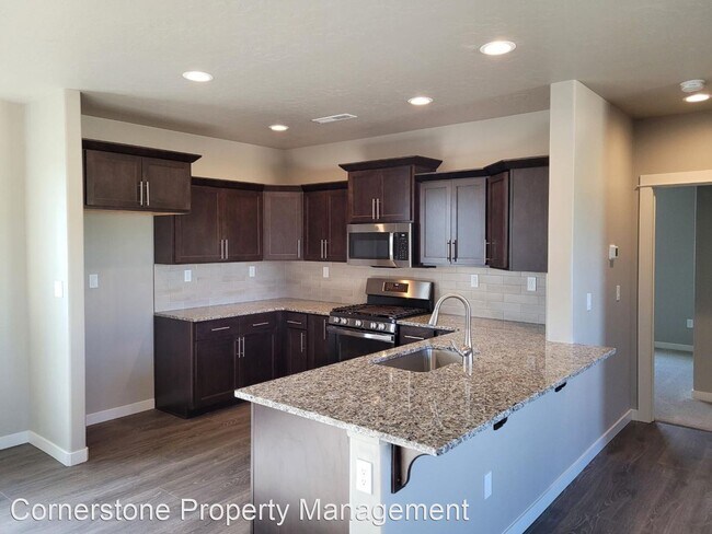 Foto del edificio - 3 br, 2.5 bath House - 473 W. Contender