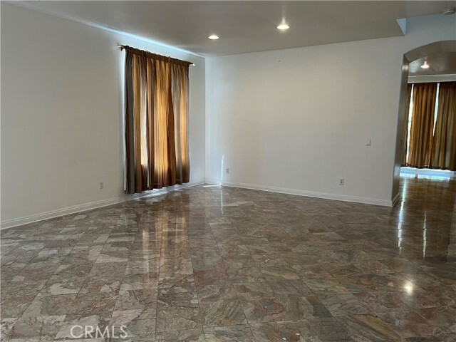 Foto del edificio - 7137 Silverwood Dr