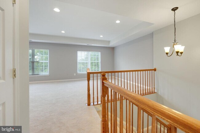 Building Photo - 42471 Greenside Dr