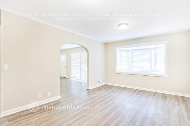 Foto del edificio - 2496 Montezuma Cir