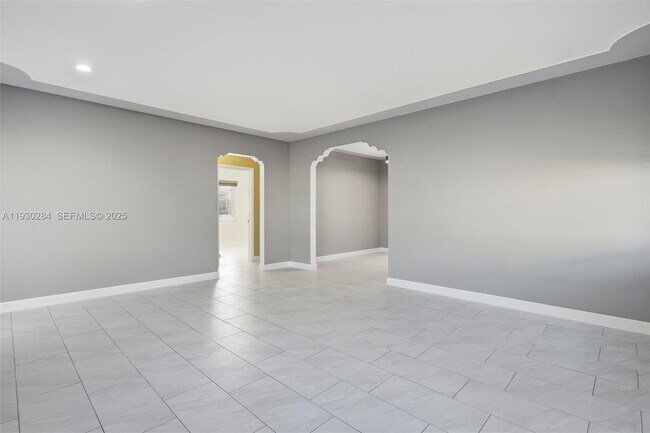 Foto del edificio - 2120 SW 16th St