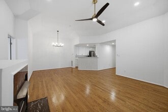 Building Photo - 10793 Symphony Way