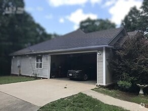 Building Photo - 153 Harwill