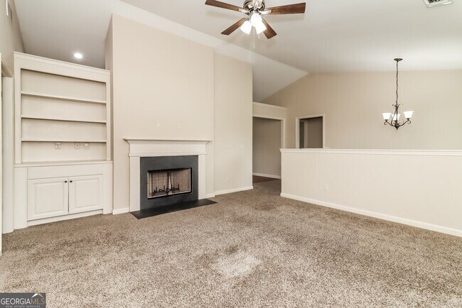 Building Photo - 202 Comet Ct