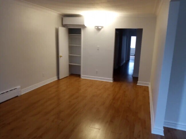 1ST FLOOR UNIT - 413 Arlington Av