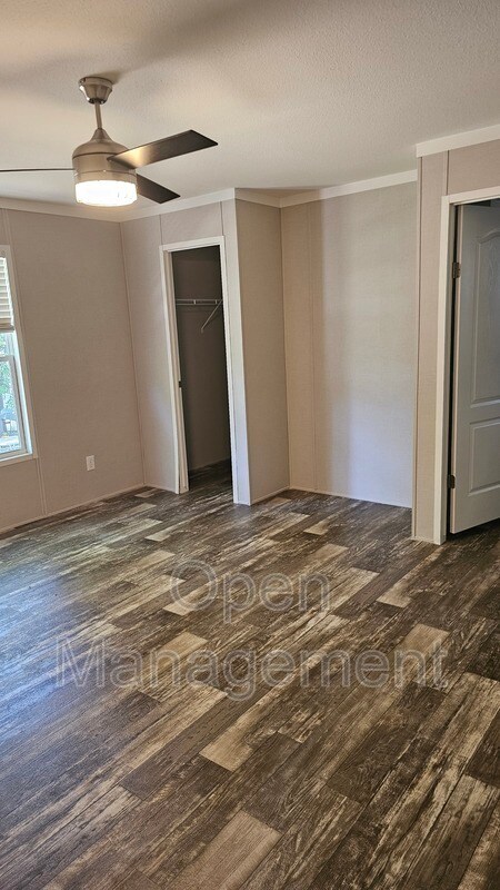 Building Photo - 356 Bayhead Dr