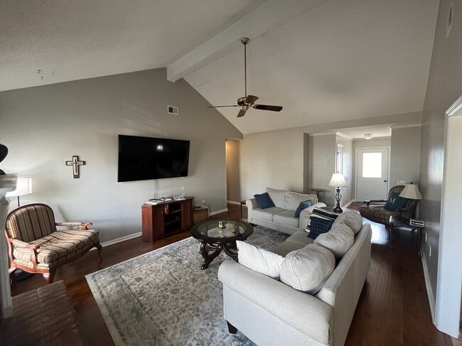 Building Photo - 406 Miner Dr