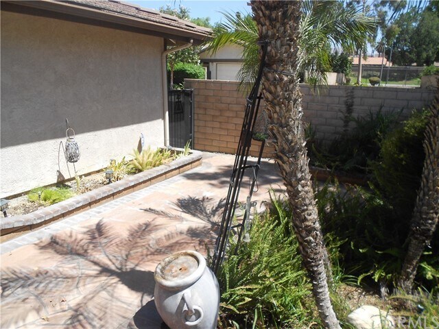 Foto del edificio - 5535 Apple Orchard Ln