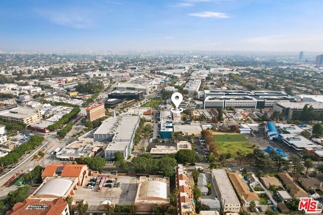 Foto del edificio - 3934 Van Buren Plz