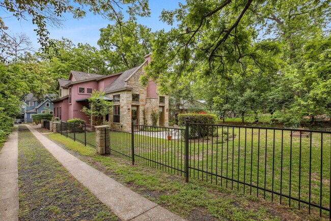 Foto del edificio - 2309 Kinney Rd