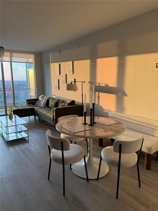 Building Photo - 90 SW 3rd St