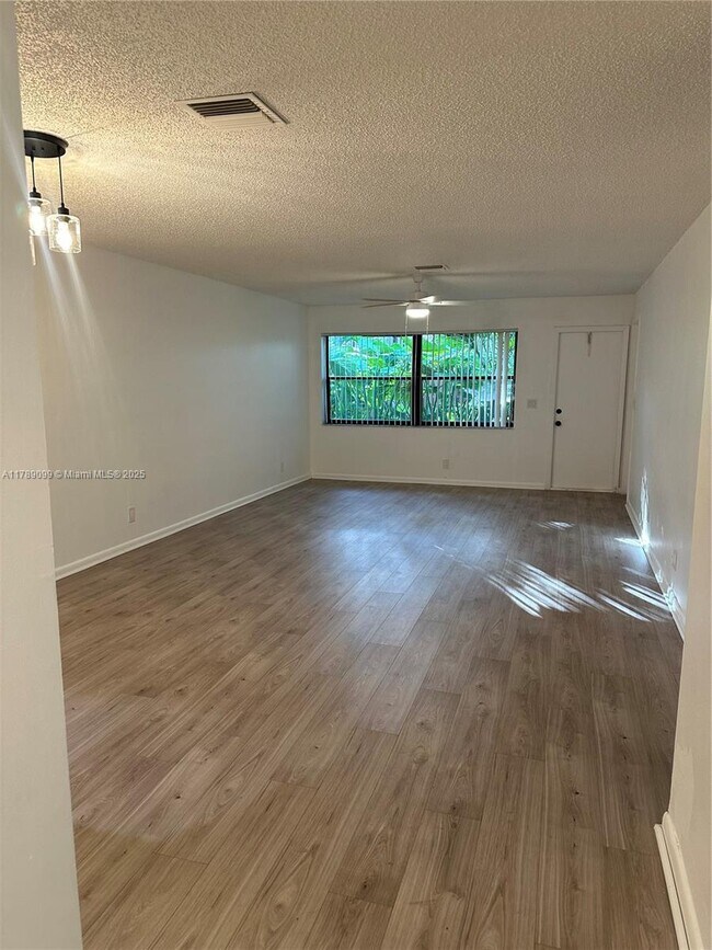 Foto del edificio - 2902 SW 21st Ter