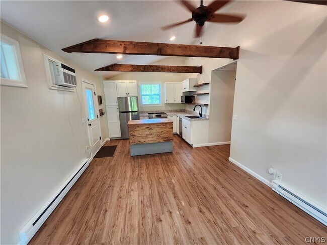 Foto del edificio - 1582 Chestnut Ridge Rd