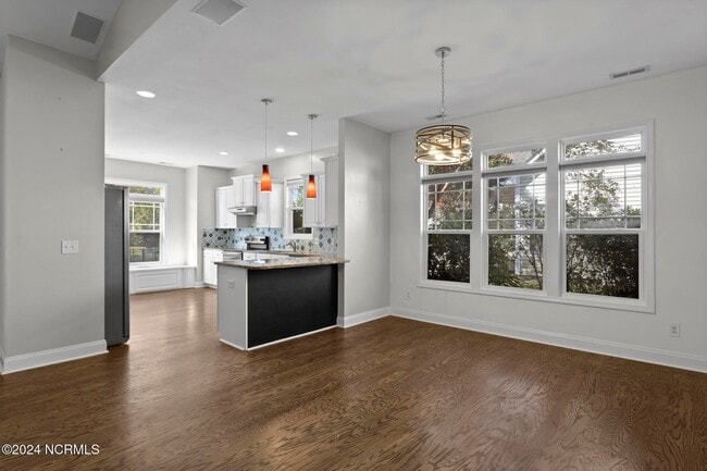 Photo - 412 Azalea Dr House