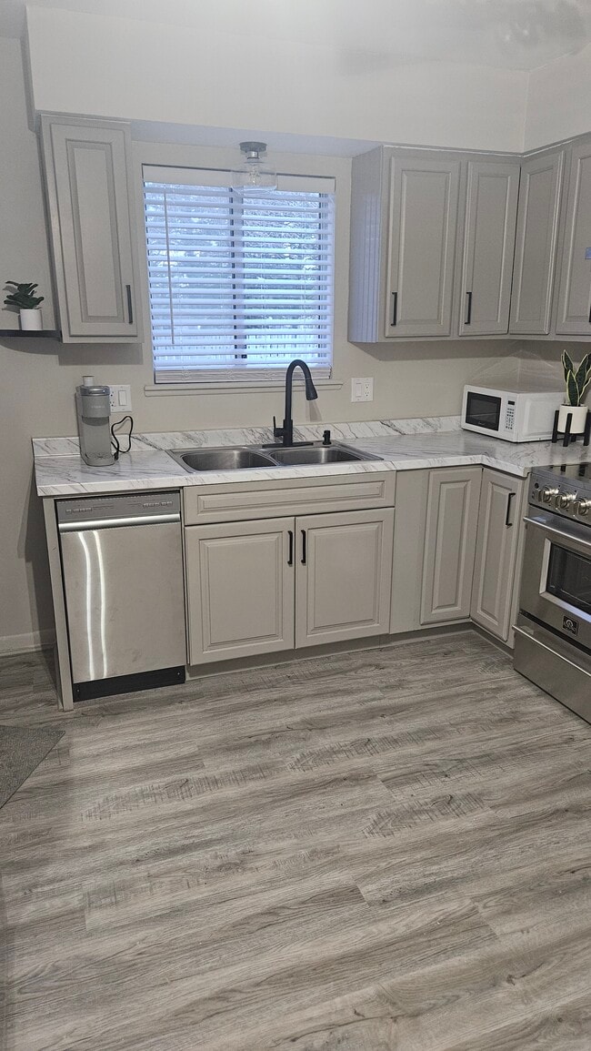 Photo - 5031 Willoughby Rd House